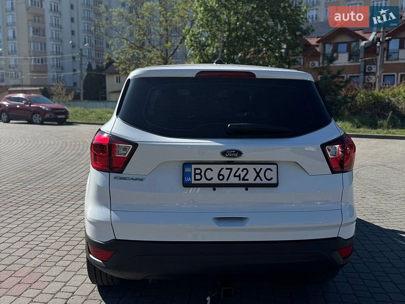 Позашляховик / Кросовер Ford Escape 2019 в Львові