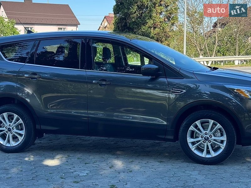 Позашляховик / Кросовер Ford Escape 2019 в Дубні