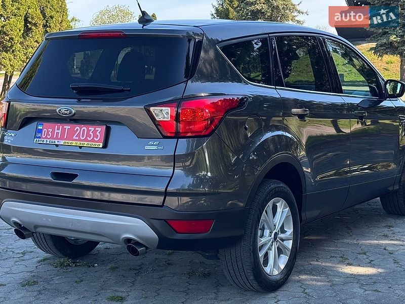 Позашляховик / Кросовер Ford Escape 2019 в Дубні