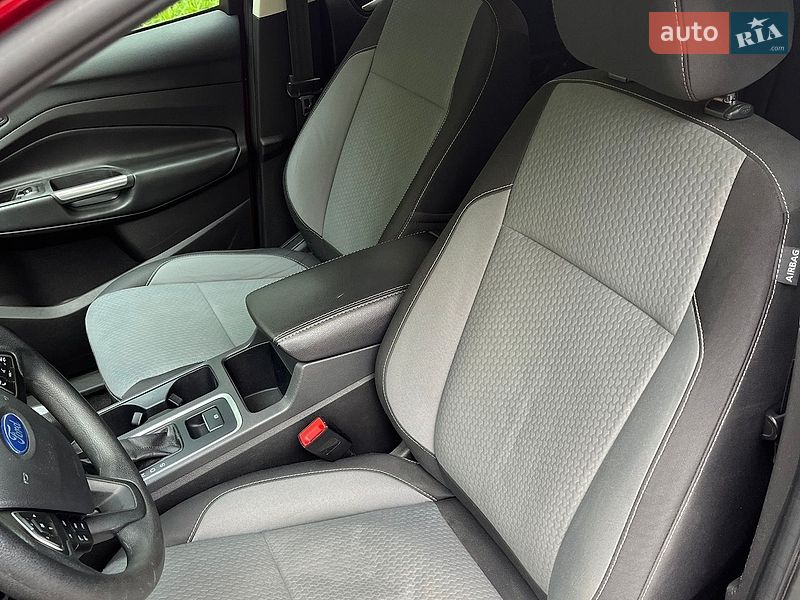 Внедорожник / Кроссовер Ford Escape 2017 в Львове