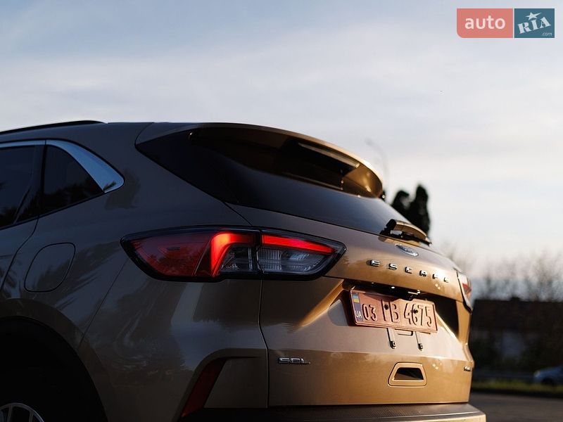 Внедорожник / Кроссовер Ford Escape 2021 в Дубно