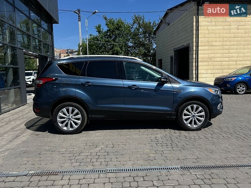 Внедорожник / Кроссовер Ford Escape 2018 в Ивано-Франковске