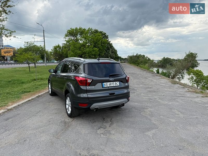 Внедорожник / Кроссовер Ford Escape 2018 в Днепре