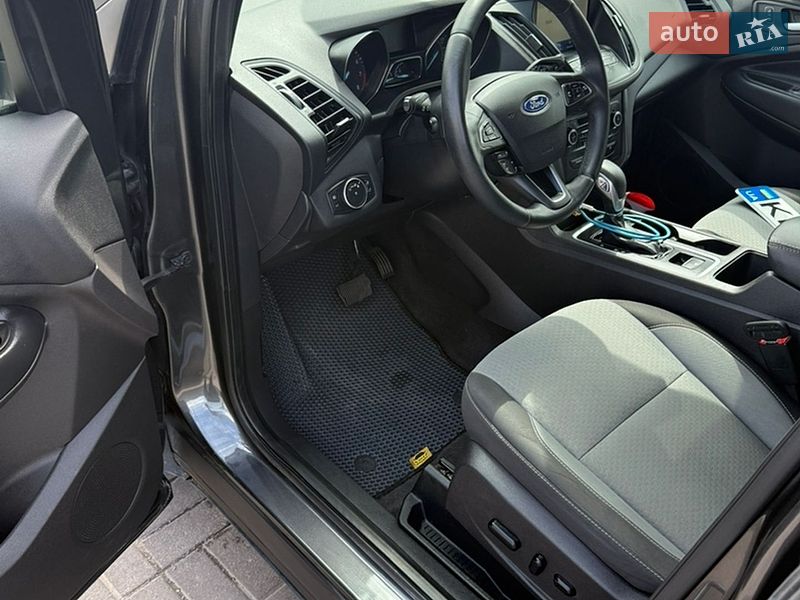 Внедорожник / Кроссовер Ford Escape 2018 в Днепре