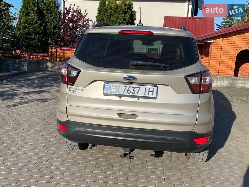 Внедорожник / Кроссовер Ford Escape 2018 в Хмельницком