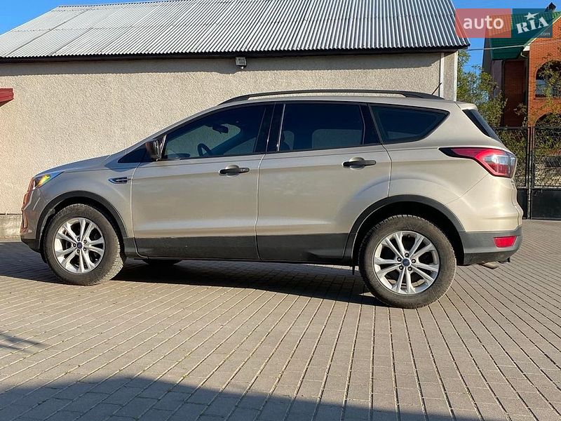 Внедорожник / Кроссовер Ford Escape 2018 в Хмельницком