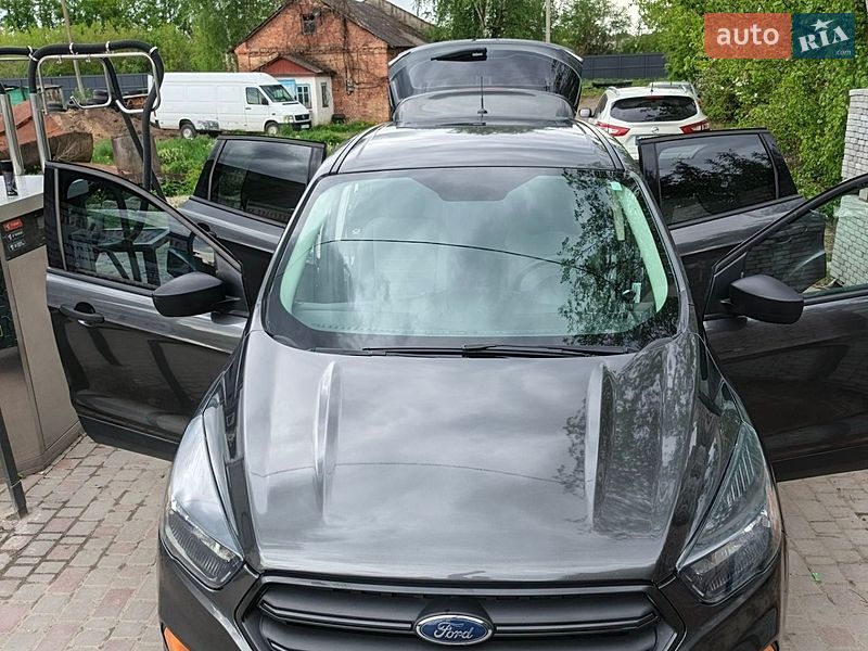 Внедорожник / Кроссовер Ford Escape 2017 в Изяславе
