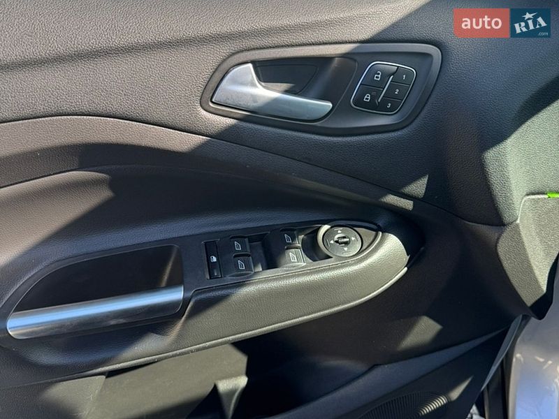 Внедорожник / Кроссовер Ford Escape 2018 в Городке