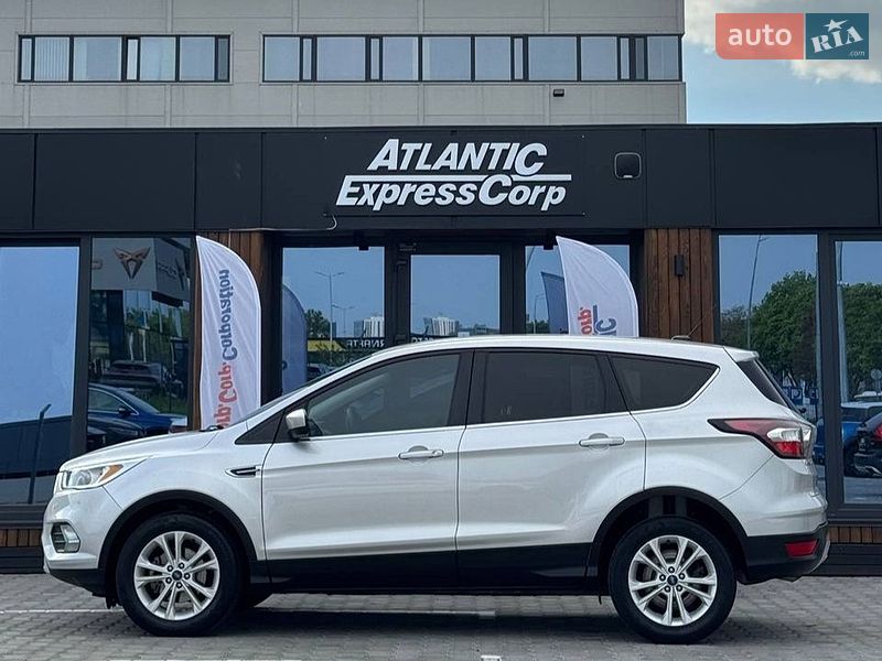 Позашляховик / Кросовер Ford Escape 2016 в Києві
