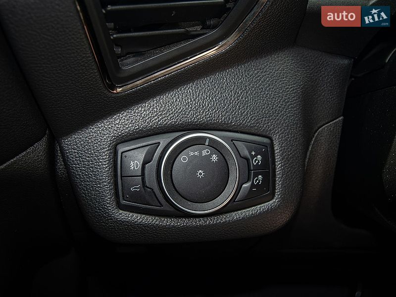 Внедорожник / Кроссовер Ford Escape 2018 в Хмельницком