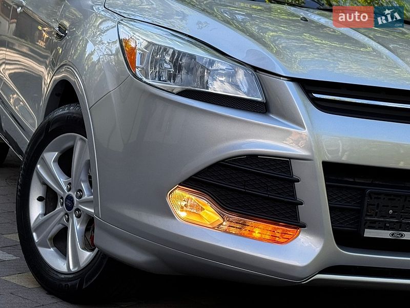 Позашляховик / Кросовер Ford Escape 2015 в Дрогобичі