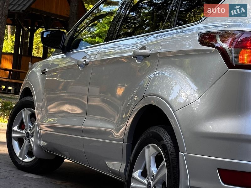 Позашляховик / Кросовер Ford Escape 2015 в Дрогобичі