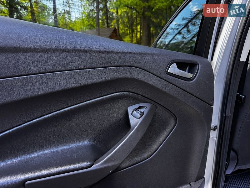 Позашляховик / Кросовер Ford Escape 2015 в Дрогобичі