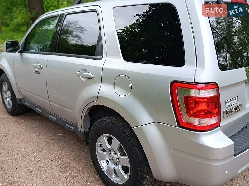 Позашляховик / Кросовер Ford Escape 2011 в Чернігові