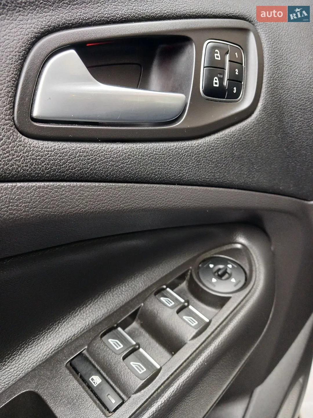2017 Ford Escape - мініатюра 11