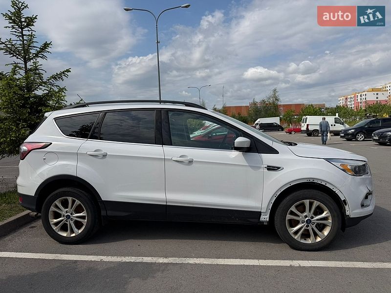 Внедорожник / Кроссовер Ford Escape 2018 в Ровно