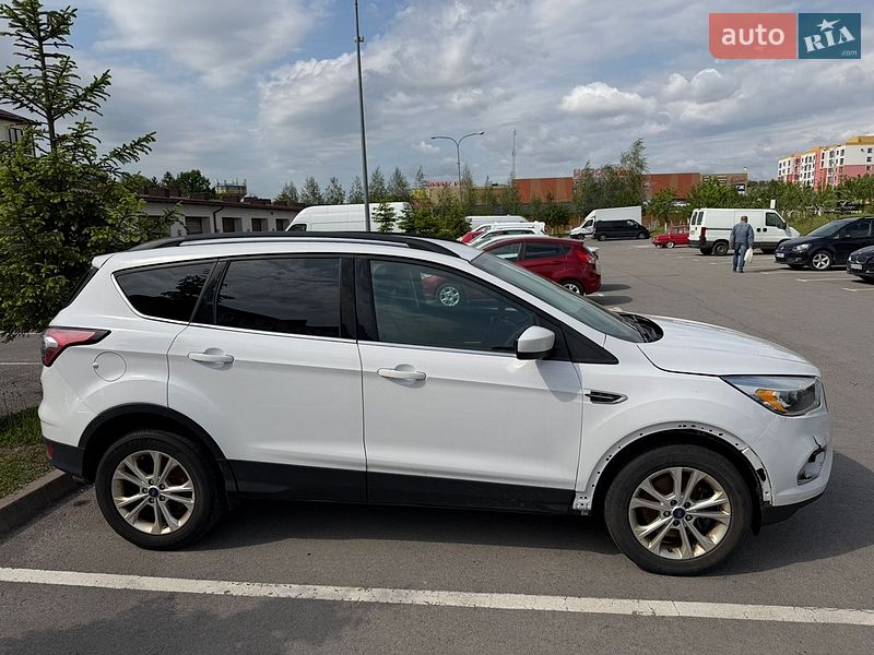 Внедорожник / Кроссовер Ford Escape 2018 в Ровно