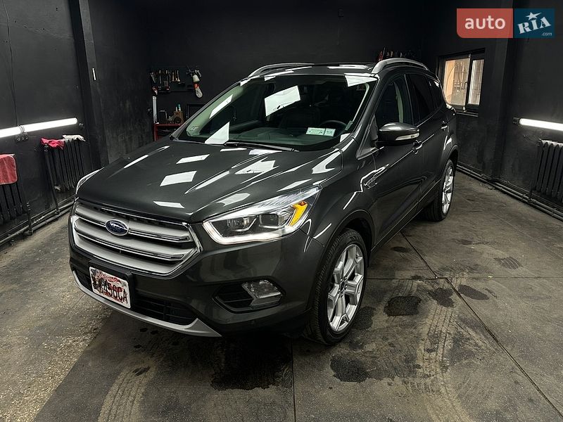 Внедорожник / Кроссовер Ford Escape 2019 в Сумах