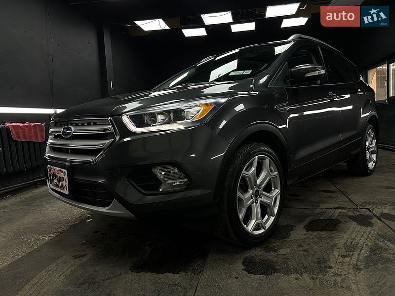 Внедорожник / Кроссовер Ford Escape 2019 в Сумах
