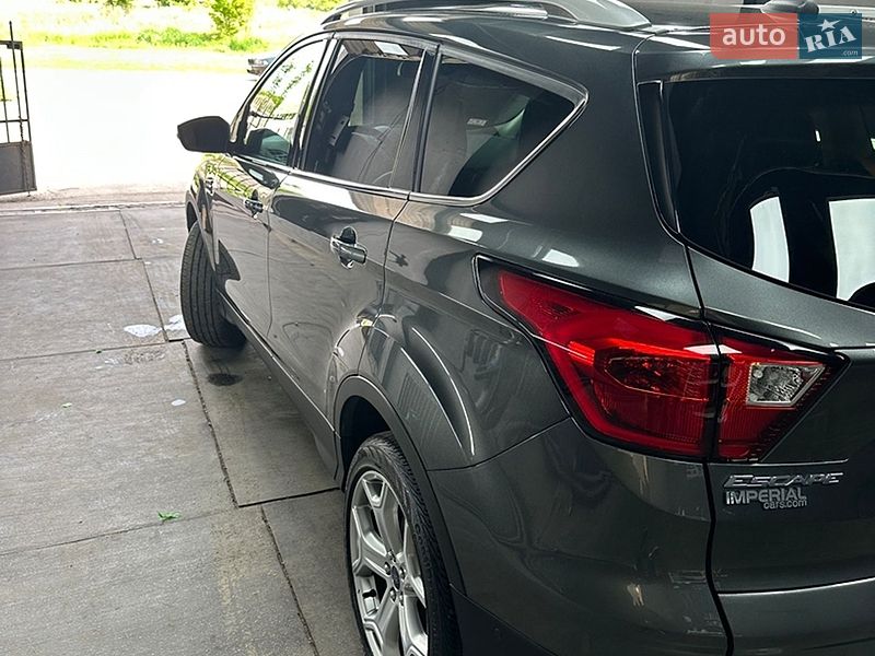Внедорожник / Кроссовер Ford Escape 2019 в Сумах