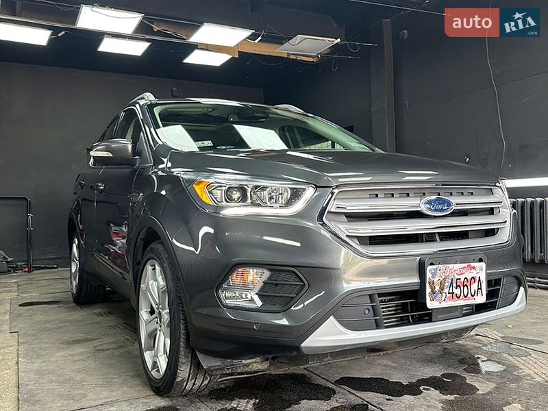 Внедорожник / Кроссовер Ford Escape 2019 в Сумах