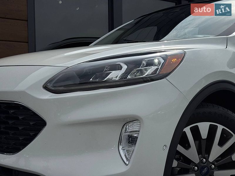 Позашляховик / Кросовер Ford Escape 2020 в Рівному