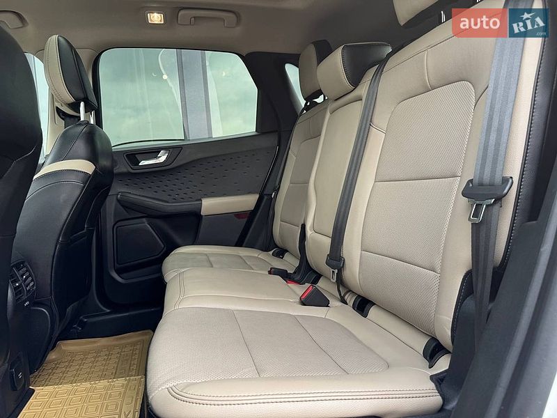 Позашляховик / Кросовер Ford Escape 2020 в Рівному