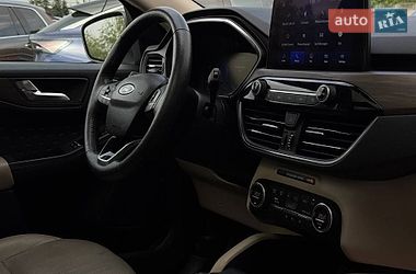 Позашляховик / Кросовер Ford Escape 2020 в Рівному