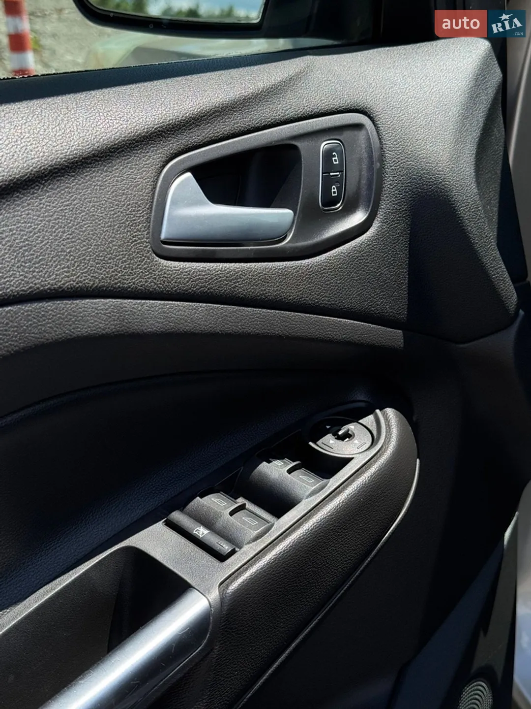 2017 Ford Escape - мініатюра 18