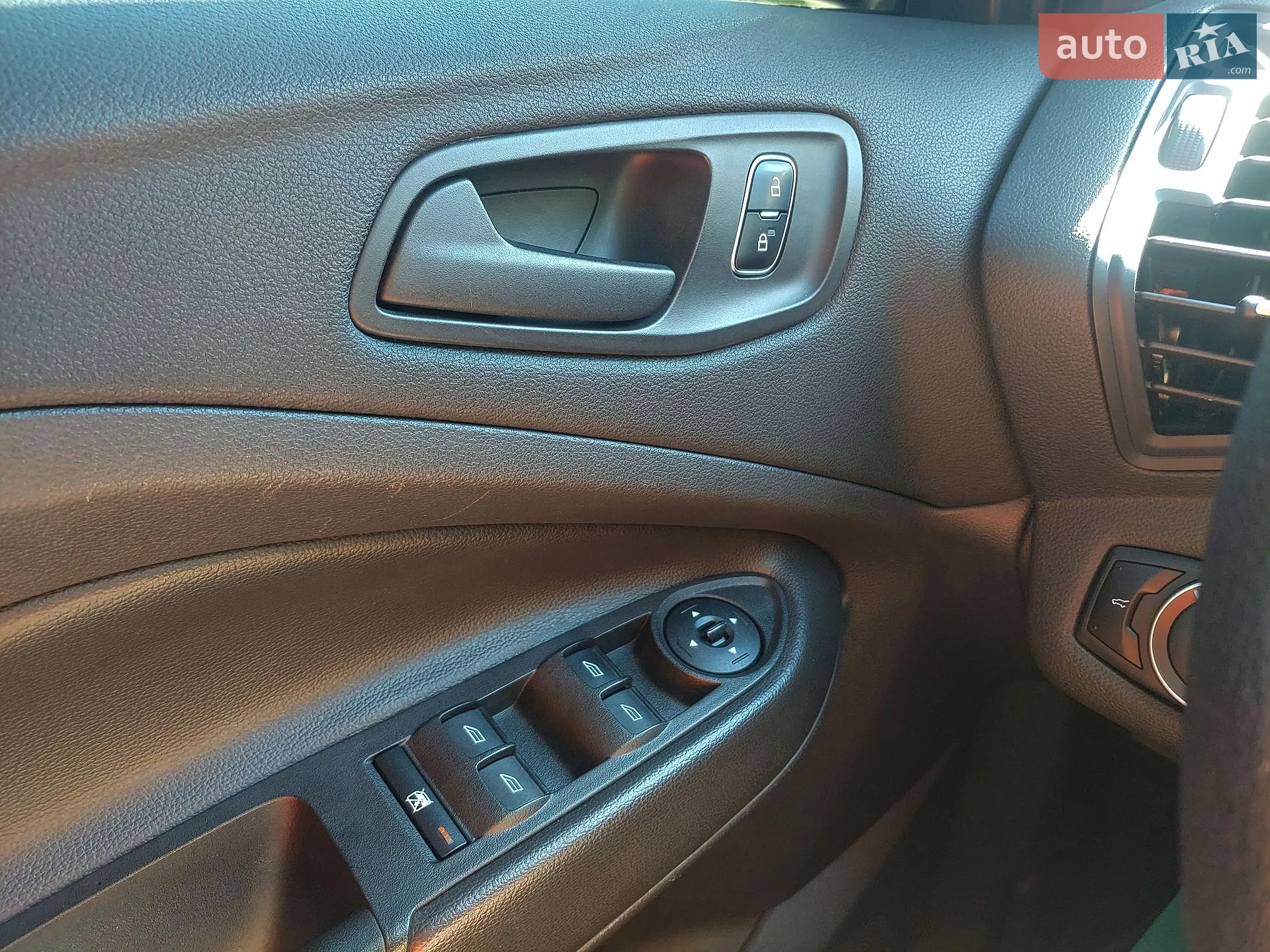 2016 Ford Escape - мініатюра 18