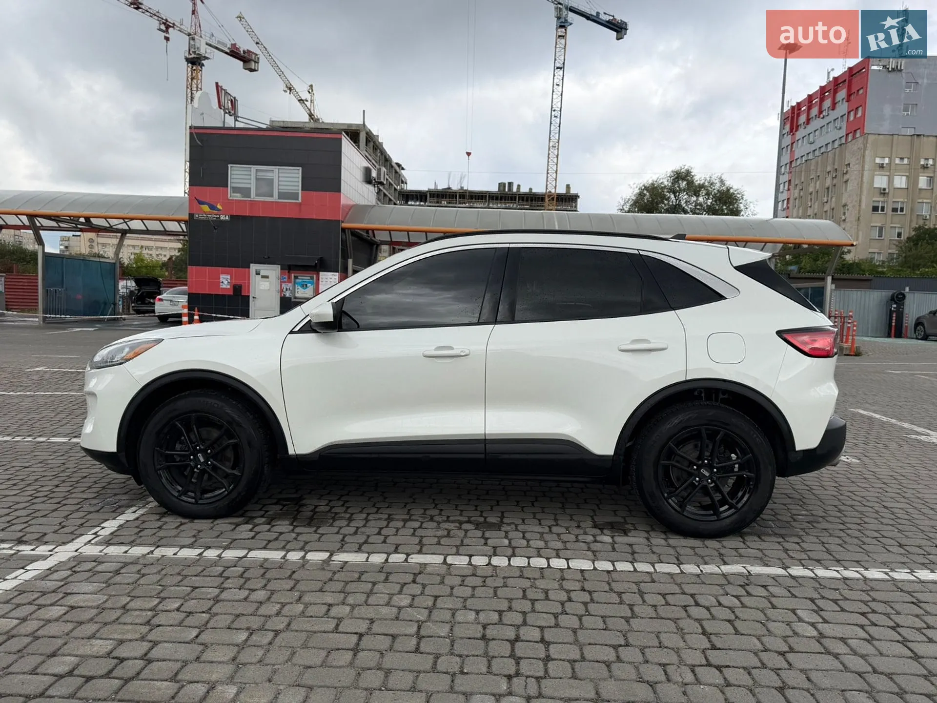 Ford Escape 2020 VIN 1FMCU9H9XLUB76197 фото оголошення 5 з 16
