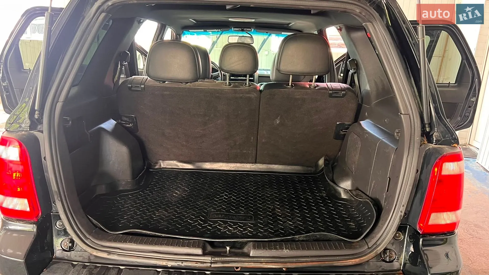 2010 Ford Escape - мініатюра 9