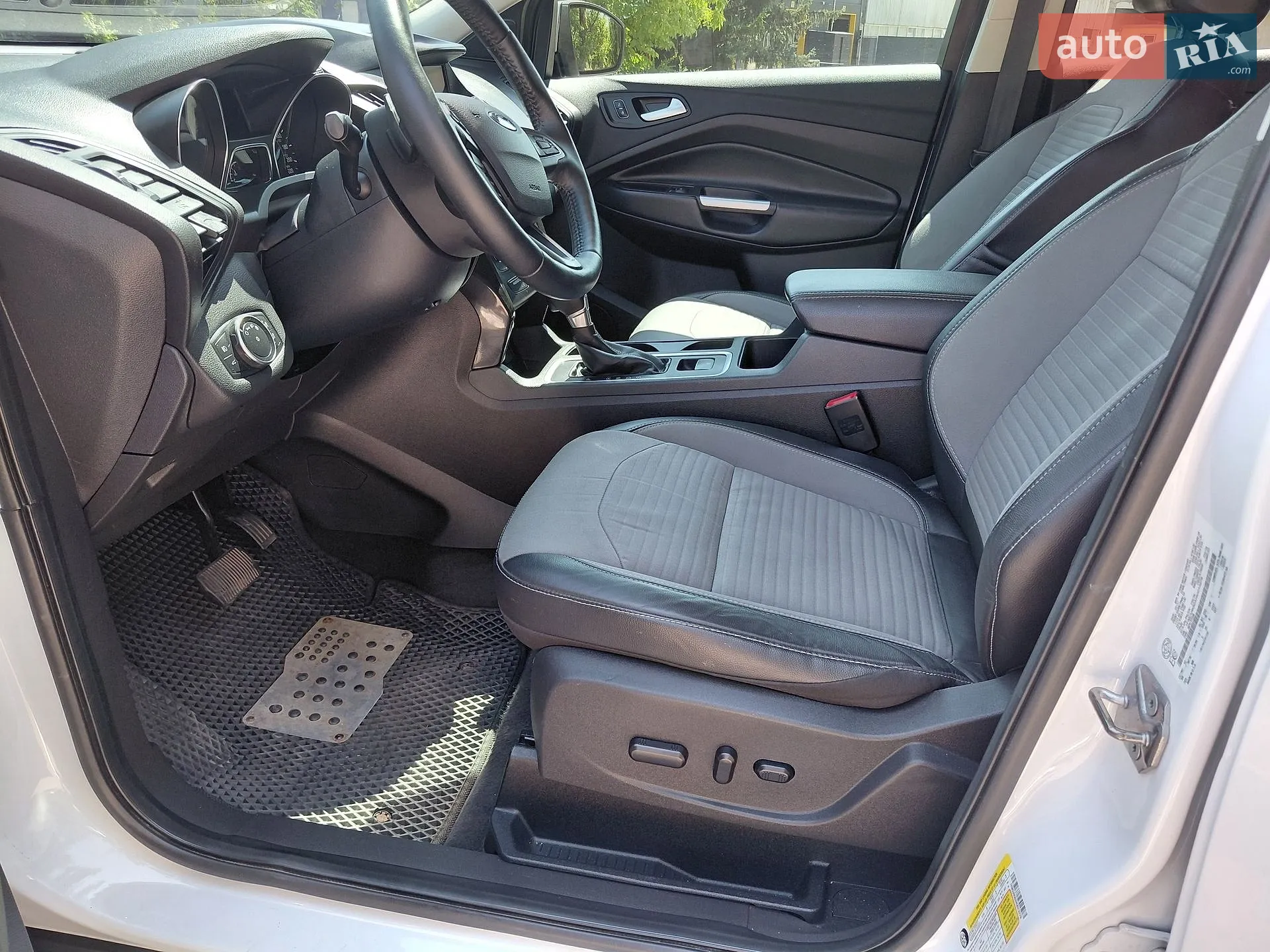 2017 Ford Escape - мініатюра 14