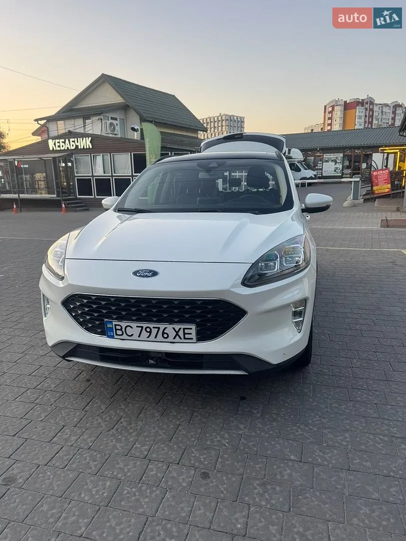 2020 Ford Escape - фото 1