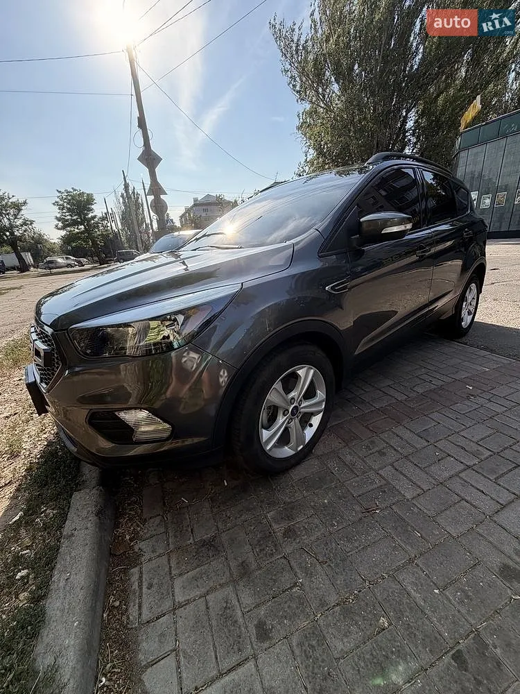 2019 Ford Escape - фото 1