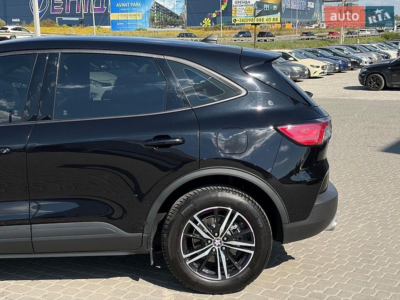 Позашляховик / Кросовер Ford Escape 2021 в Львові