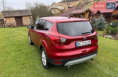 Внедорожник / Кроссовер Ford Escape 2018 в Сколе