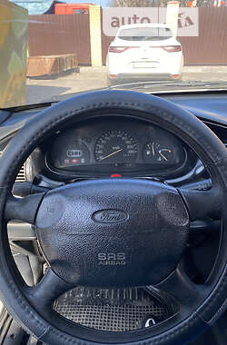 Грузовой фургон Ford Escort Express 1998 в 