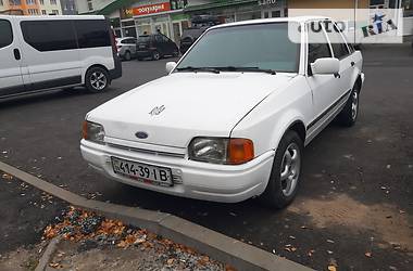 Лифтбек Ford Escort 1988 в Львове