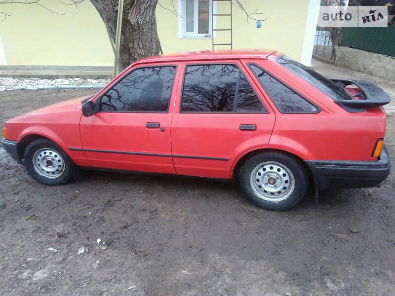 Хетчбек Ford Escort 1988 в Хмельницькому