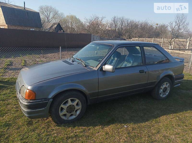 Хетчбек Ford Escort 1988 в Києві