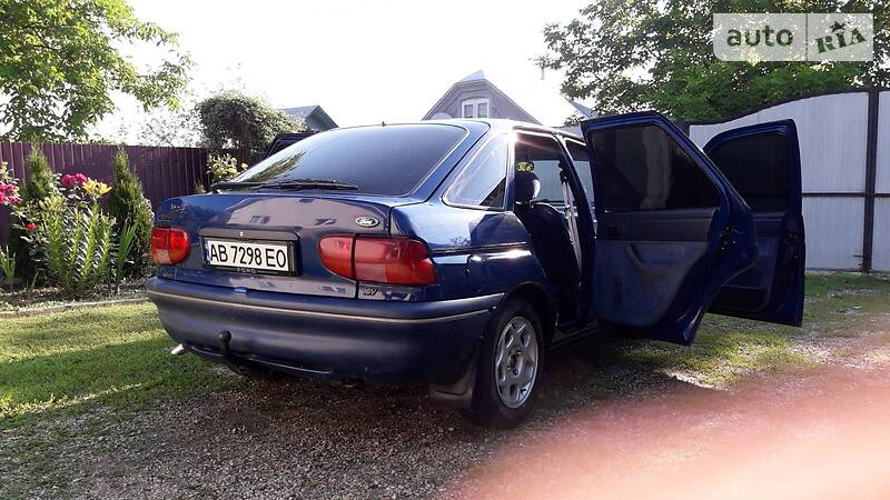 Ford Escort CLX SPORT
