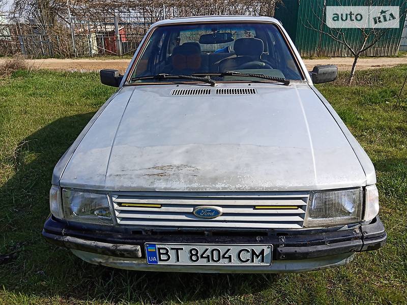 Ford escort 1985г