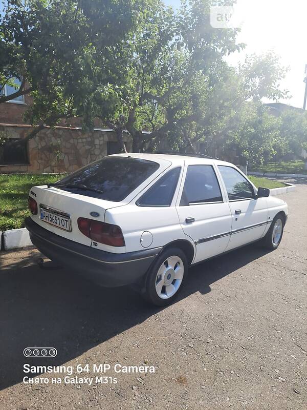 Хетчбек Ford Escort 1994 в Хмельницькому