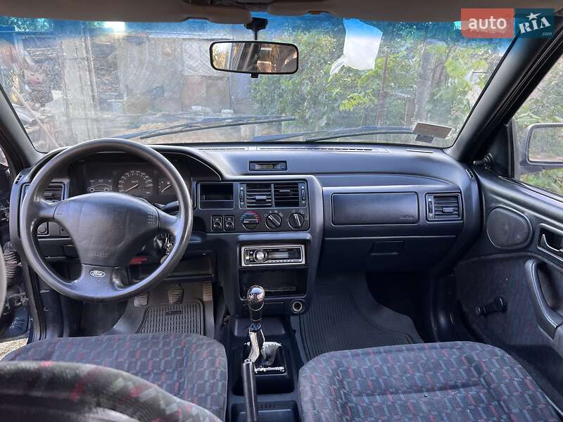 Седан Ford Escort 1994 в Раздельной