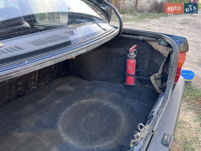 Седан Ford Escort 1994 в Раздельной