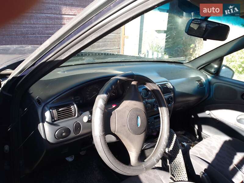 Хетчбек Ford Escort 1997 в Кропивницькому