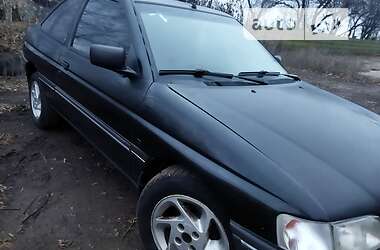 Хэтчбек Ford Escort 1994 в 