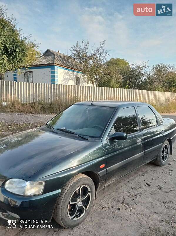 Седан Ford Escort 1997 в Александрие
