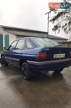 Хетчбек Ford Escort 1991 в Березному